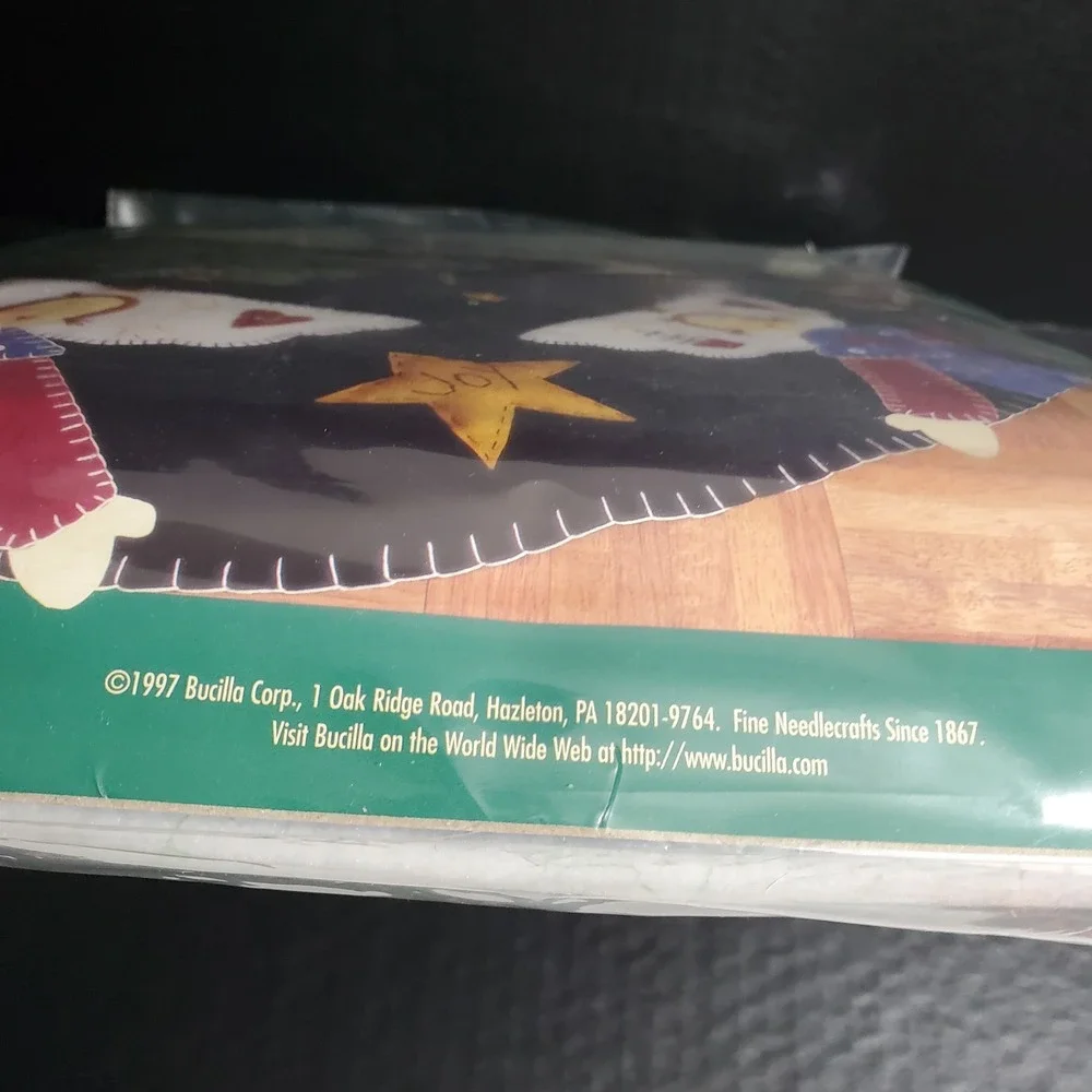 Bucilla Alma Lynne Angels of Glory Felt Christmas Tree Skirt Kit 44